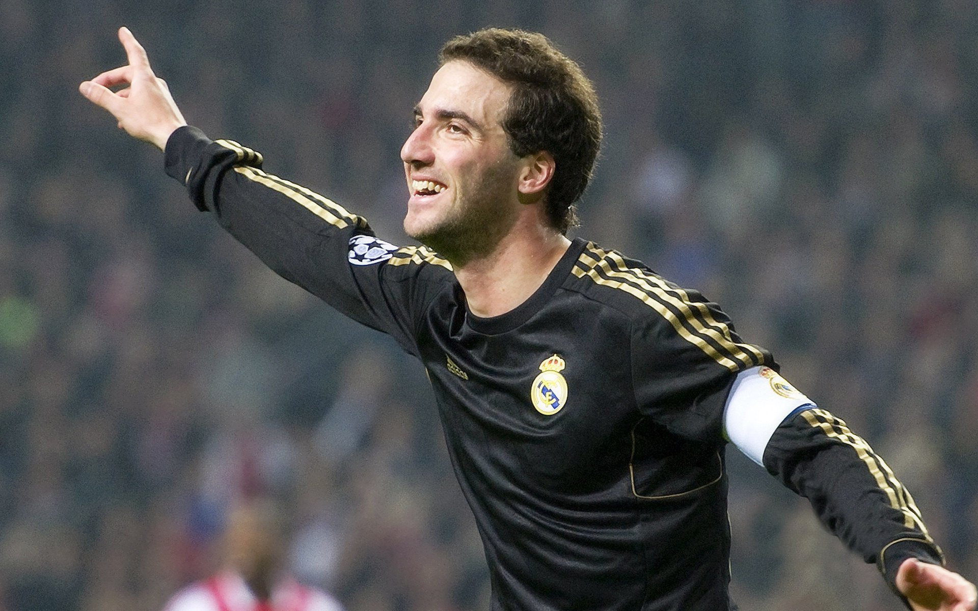 西甲焦点比赛:皇马主场迎战马竞,悬念渐浓,西甲皇马马竞视频直播