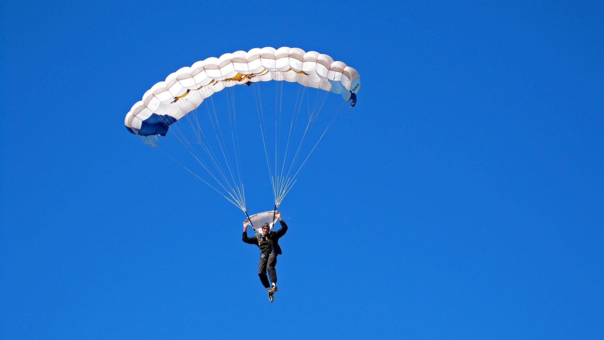 澳大利亚袋鼠队的传球速度和对抗力度形成独特优势，澳大利亚袋鼠打拳